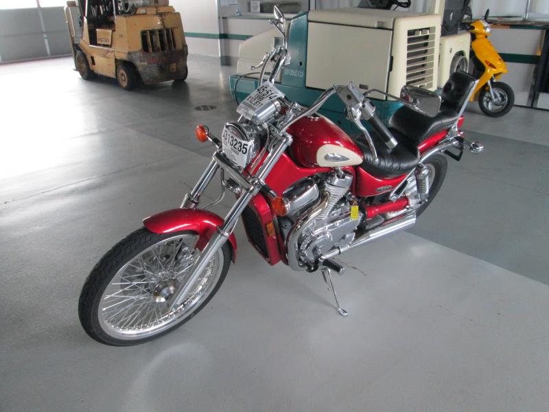 Suzuki VS800