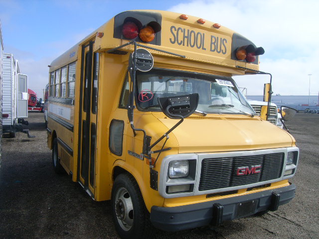 GMC Cutaway Van