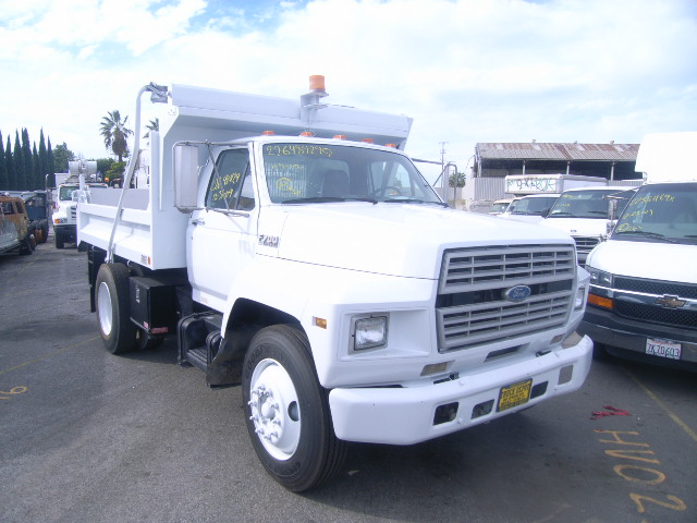 Ford F-700
