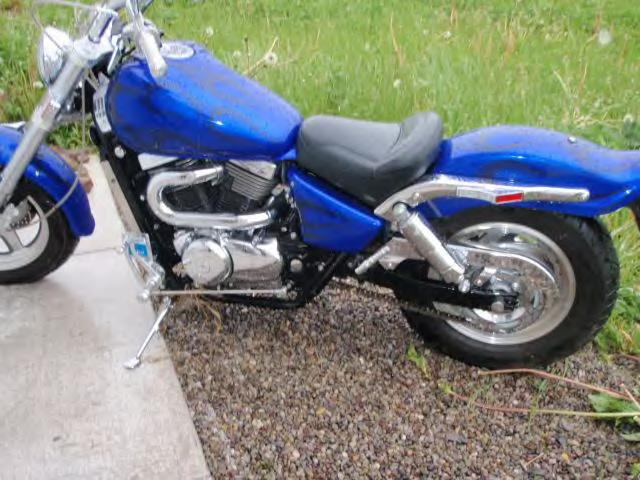 Suzuki VZ800