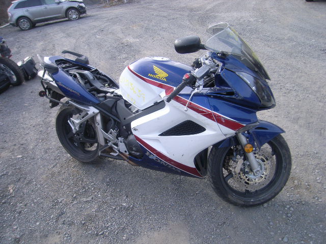 Honda VFR800A (INTERCEPTOR)