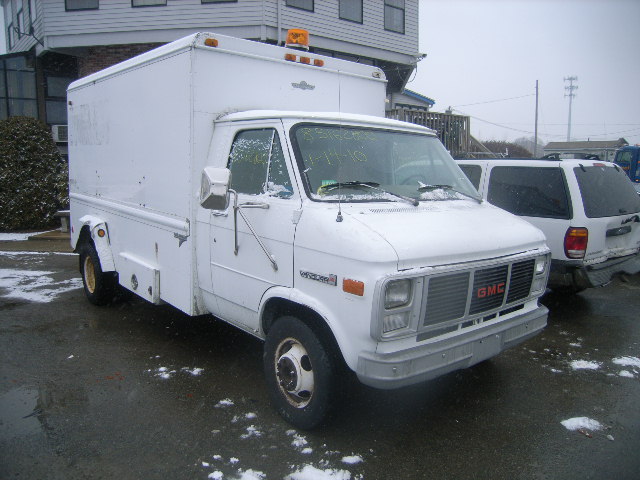 GMC Cutaway Van