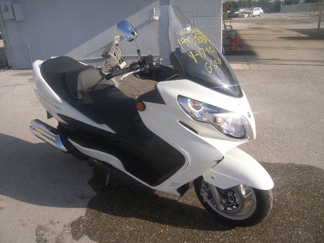 Suzuki AN400