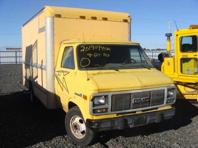 GMC Cutaway Van