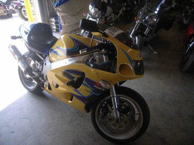 Suzuki GSX-R750