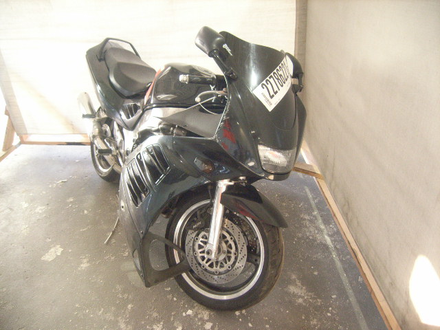 Suzuki RF900R