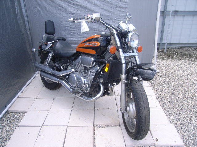 Honda VF750C2 (MAGNA)