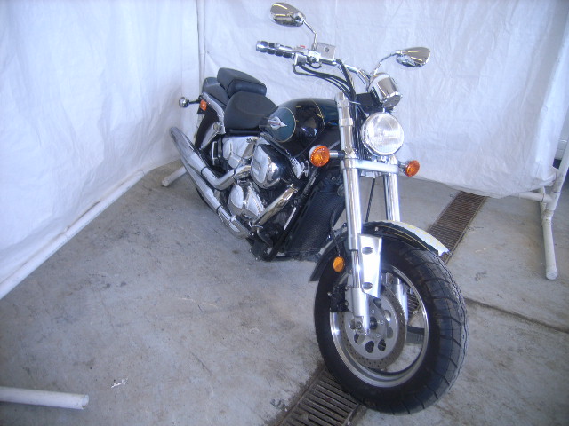 Suzuki VZ800