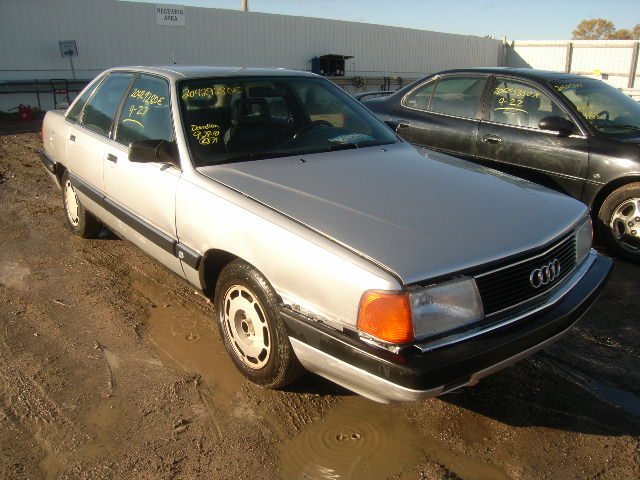 Audi 100