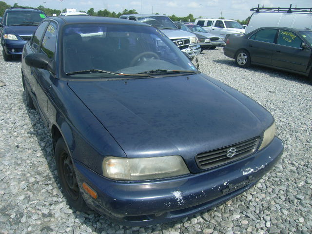 Suzuki Esteem