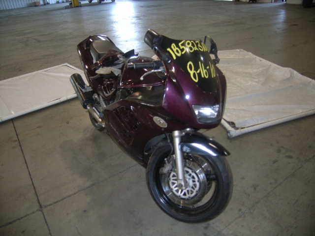 Suzuki RF900R