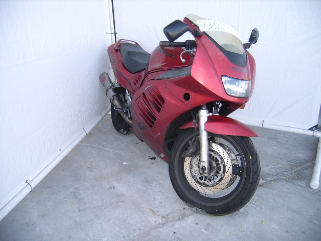 Suzuki RF900R