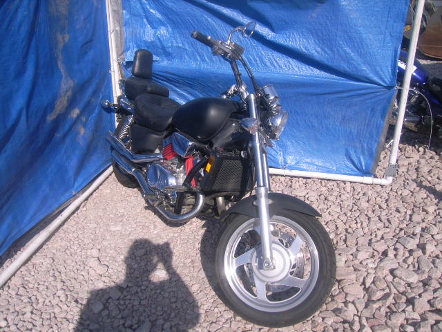 Honda VF750C2 (MAGNA)