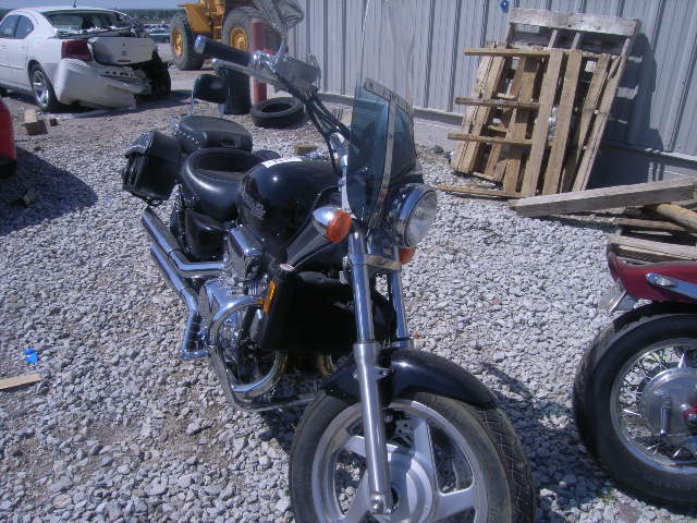 Honda VF750C (MAGNA)