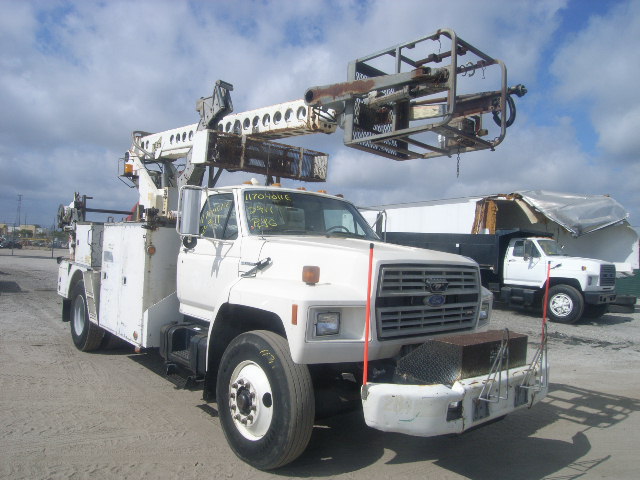 Ford F-700