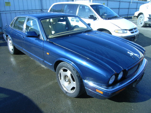 Jaguar XJR