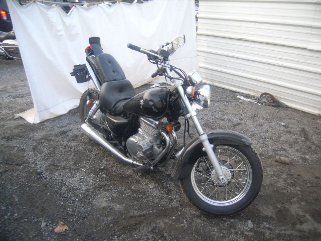Suzuki GZ250