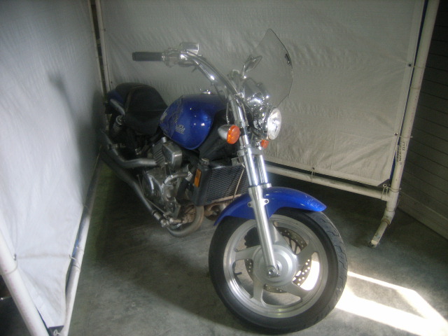Honda VF750C (MAGNA)