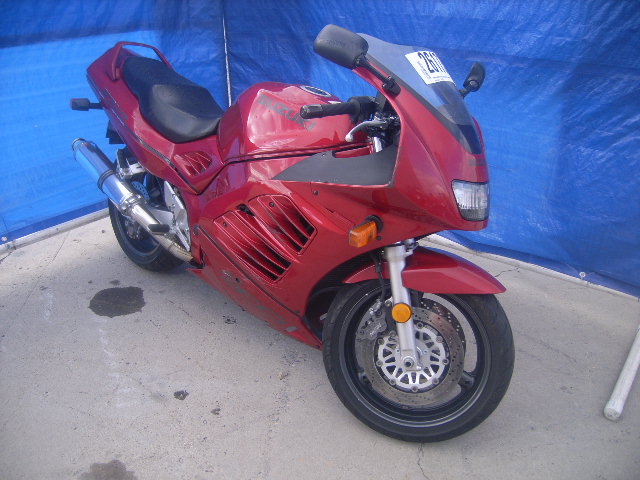 Suzuki RF900R