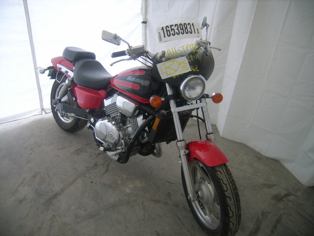 Honda VF750C2 (MAGNA)