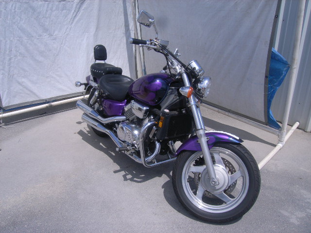 Honda VF750C2 (MAGNA)