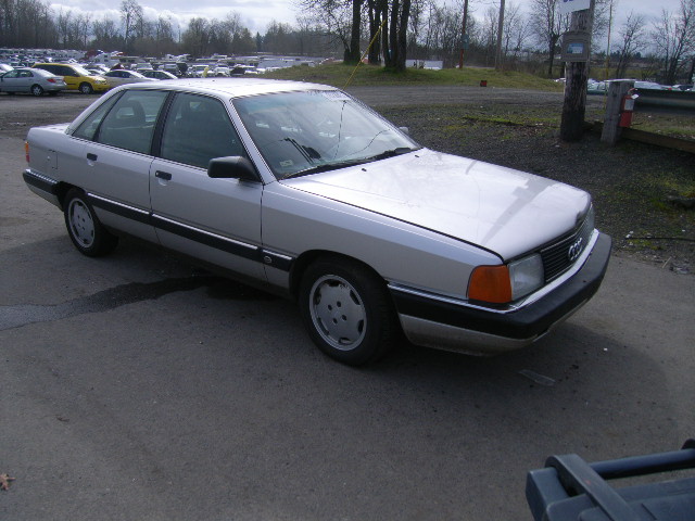 Audi 100