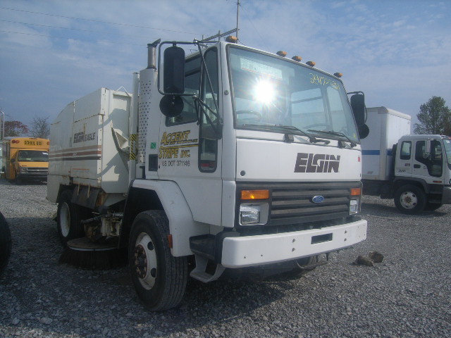 Ford CF8000