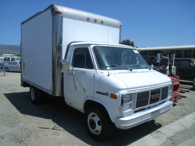 GMC Cutaway Van