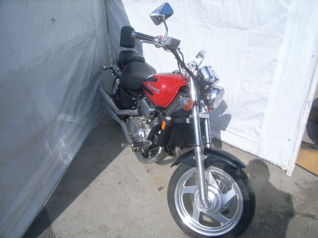 Honda VF750C2 (MAGNA)