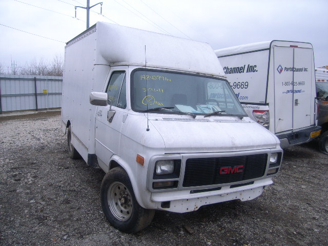GMC Cutaway Van