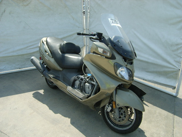 Suzuki AN650