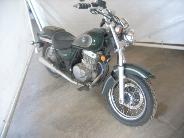 Suzuki GZ250