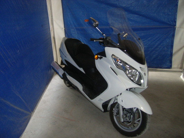 Suzuki AN400