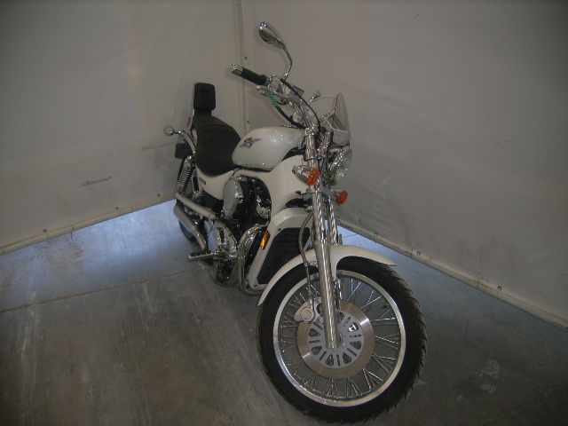 Suzuki VS800