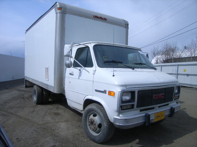 GMC Cutaway Van
