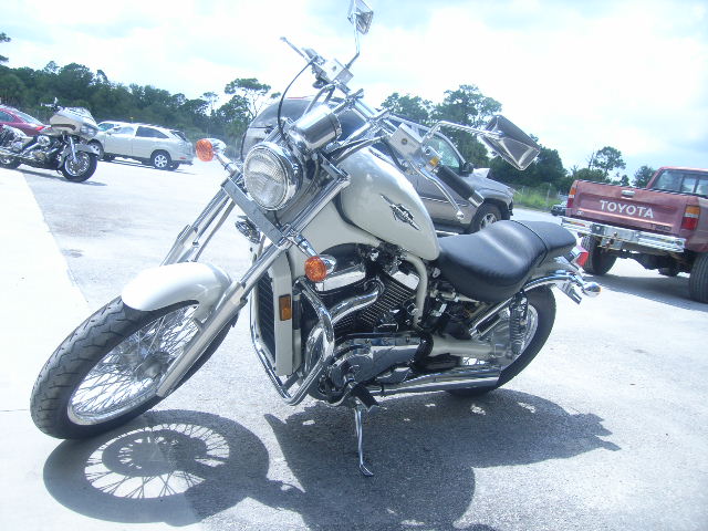 Suzuki VS800