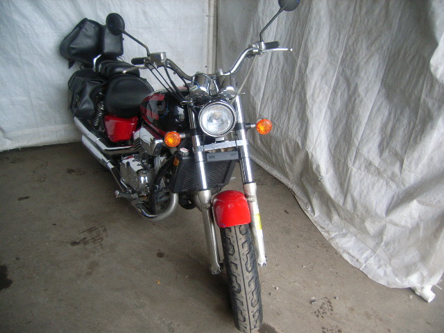 Honda VF750C2 (MAGNA)
