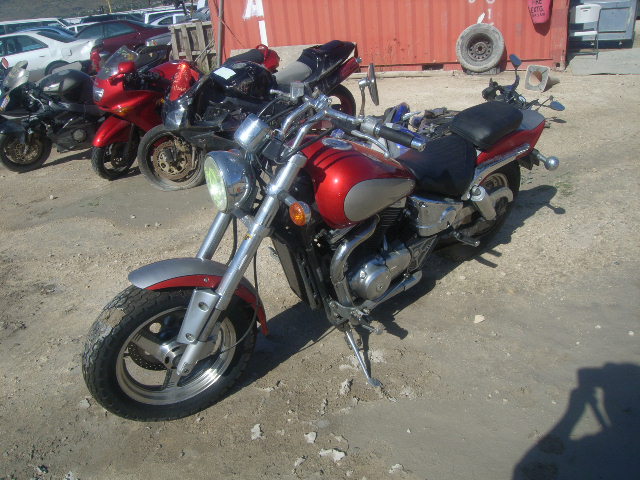 Suzuki VZ800