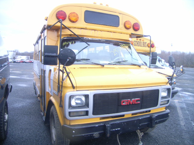 GMC Cutaway Van