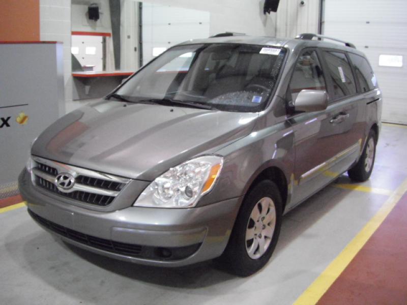 Hyundai Entourage