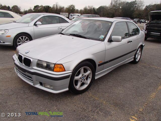 BMW 318ti