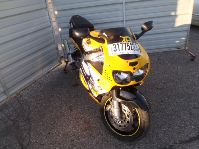 Honda CBR900