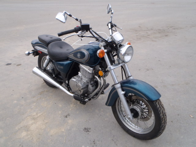 Suzuki GZ250