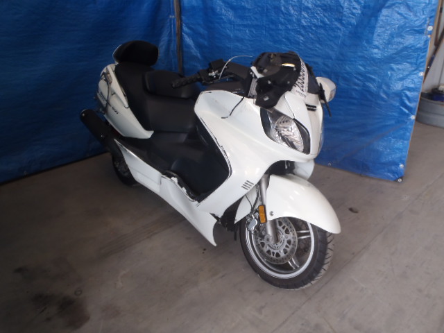Suzuki AN650L