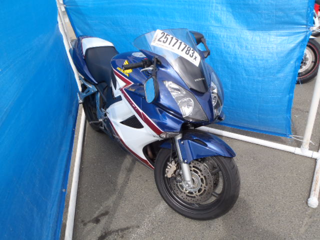 Honda VFR800A (INTERCEPTOR)