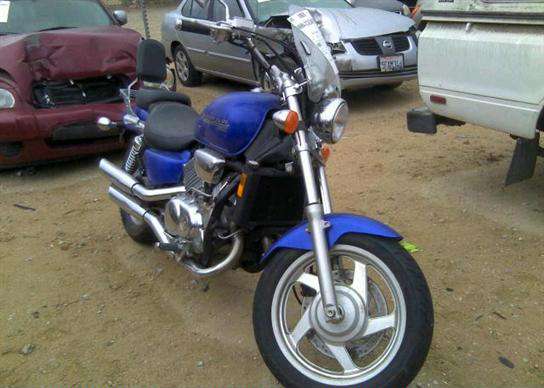Honda VF750C (MAGNA)