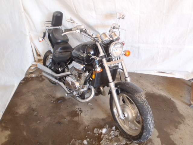 Honda VF750C (MAGNA)