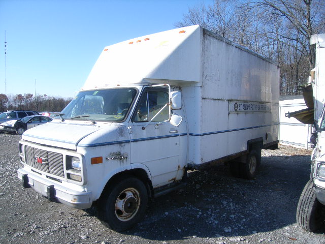 GMC Cutaway Van