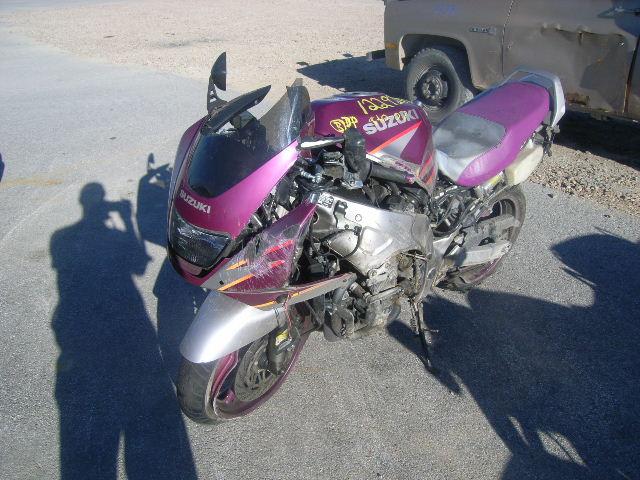 Suzuki RF900R