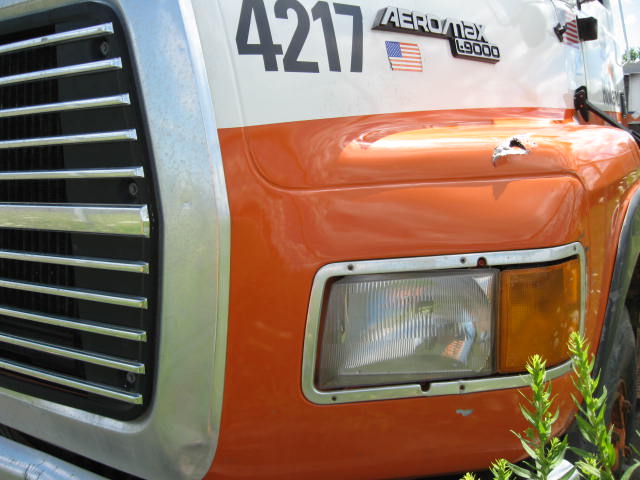 Ford LA9000